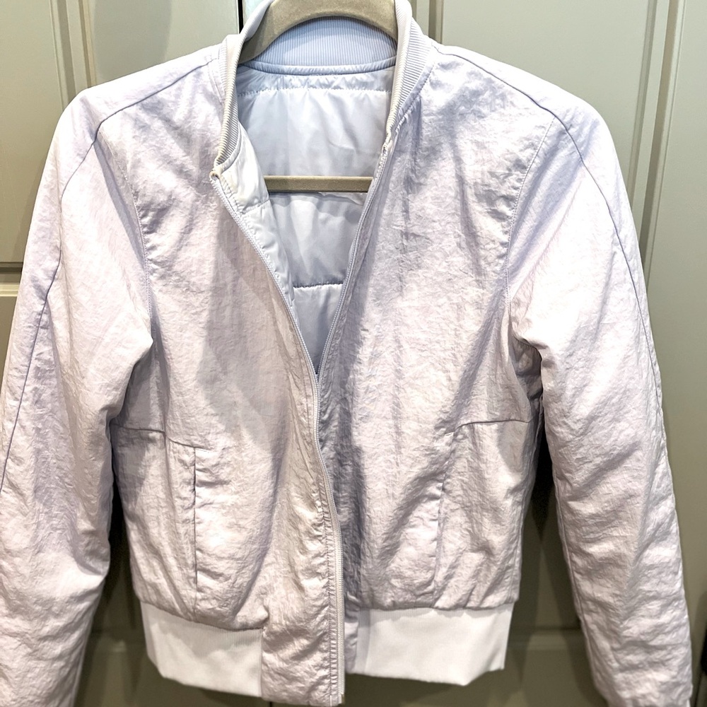Lululemon women’s size 2 reversible lightweight bomber.